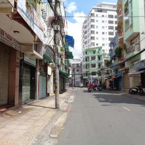 Phòng khám Mắt - PGS.TS.BS. Trần Anh Tuấn