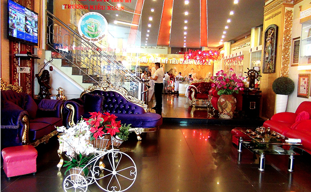 Thẩm mỹ viện Trương Kiều Xuân - BS. Trần Sỹ Tân